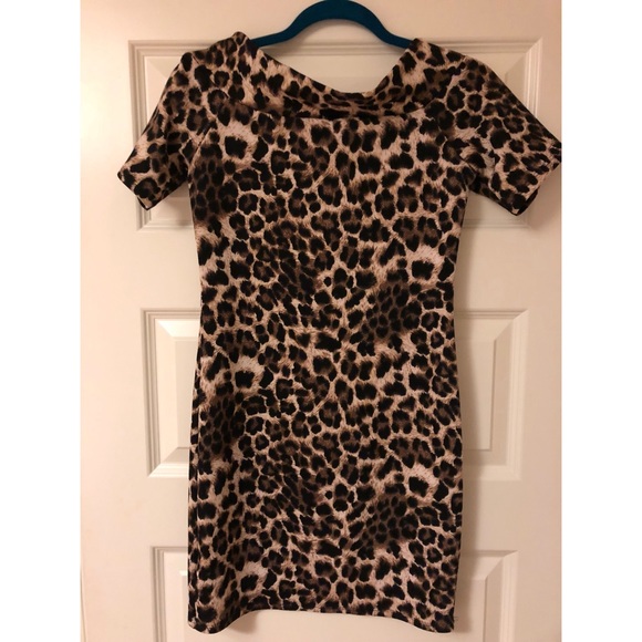 Off the shoulder fitted cheetah print dress - Picture 1 of 3